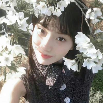 正面全裸